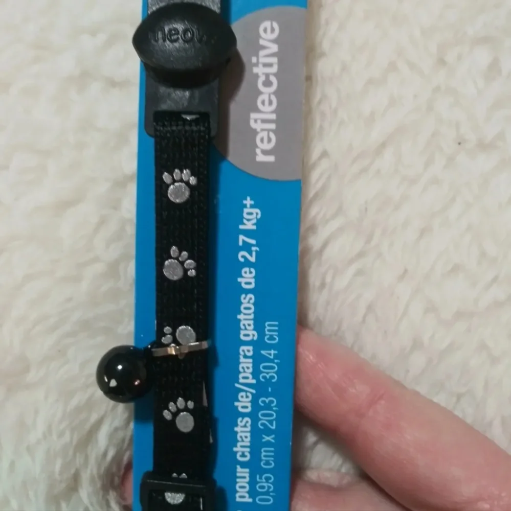 Petmate Fashion Reflective Black Cat 6+ lbs up Breakaway Collar paws 8-12
